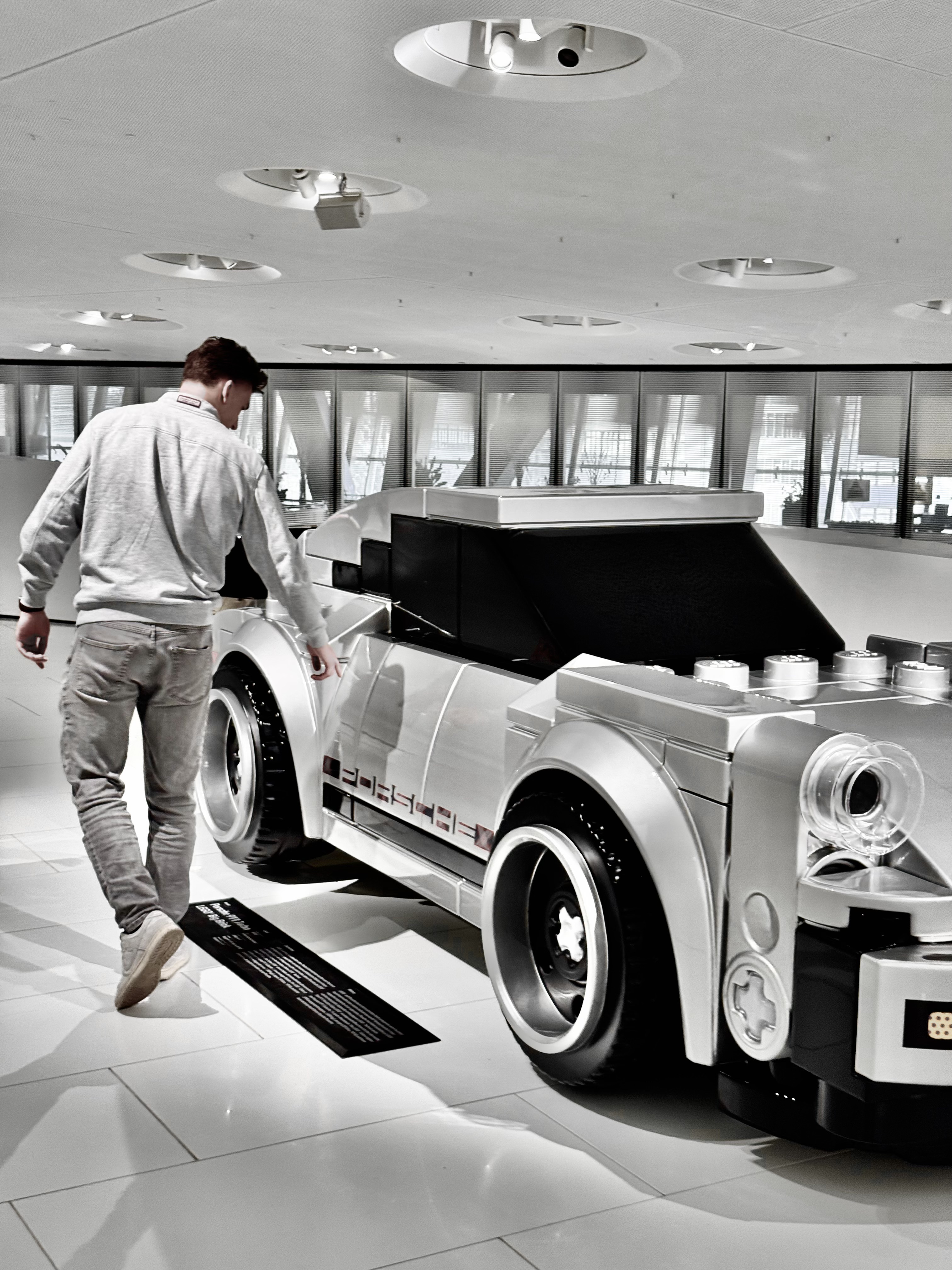 Porsche CoAnalyst – Generative UI Agent for Procurement